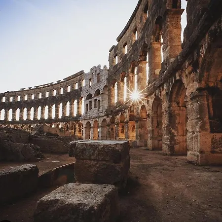 شقة Apartman Cukar بولا